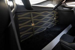 Aston Martin V12 Zagato 2013 года, в цвете Sunburst Yellow, Nicholas Mee & Co.
