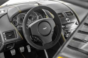 Aston Martin V12 Zagato 2013 года, в цвете Sunburst Yellow, Nicholas Mee & Co.