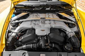 Aston Martin V12 Zagato 2013 года, в цвете Sunburst Yellow, Nicholas Mee & Co.
