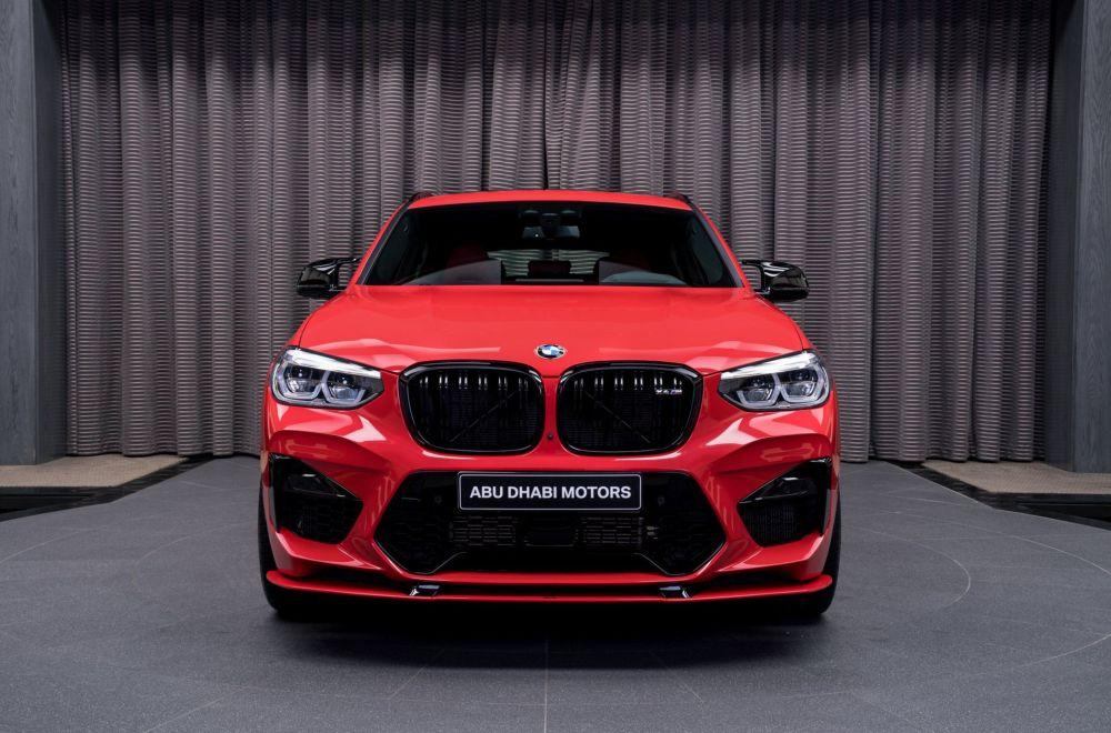 Взгляните на BMW X4 M Competition в цвете Toronto Red
