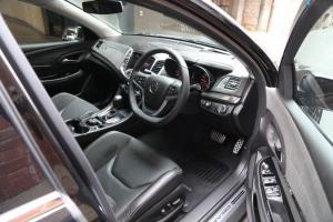 HSV Senator Signature 2017 года, Dutton Garage