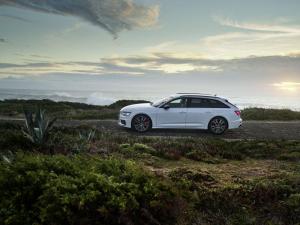 Audi A6 55 TFSI e Quattro S-Line Avant 2020 года