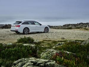 Audi A6 55 TFSI e Quattro S-Line Avant 2020 года