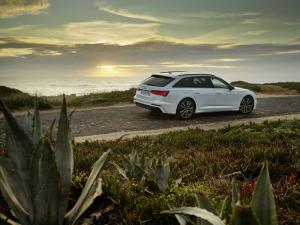 Audi A6 55 TFSI e Quattro S-Line Avant 2020 года