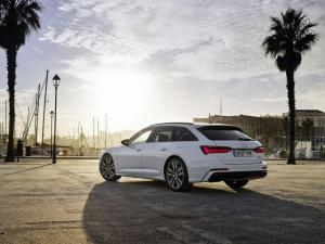 Audi A6 55 TFSI e Quattro S-Line Avant 2020 года