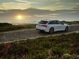Audi A6 55 TFSI e Quattro S-Line Avant 2020 года