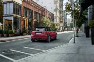 Mini Cooper S Moscow Red 2020 года
