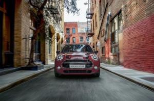 Mini Cooper S Moscow Red 2020 года