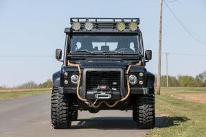 Land Rover Defender 110 SVX Spectre JB24 2015 года, Silverstone Auctions