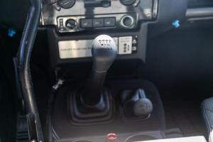 Land Rover Defender 110 SVX Spectre JB24 2015 года, Silverstone Auctions