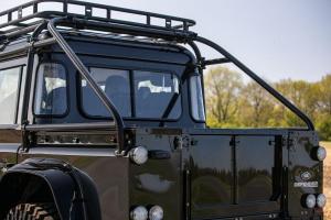 Land Rover Defender 110 SVX Spectre JB24 2015 года, Silverstone Auctions