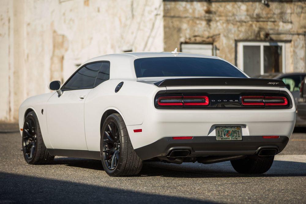 Dodge Challenger srt 2016