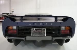 Jaguar XJ220 1994 года, в цвете Le Mans Blue