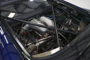 Jaguar XJ220 1994 года, в цвете Le Mans Blue