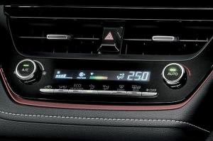 Toyota Corolla Touring 2000 Limited 2020 года