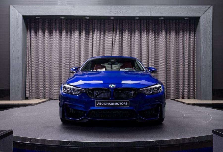 Посмотрите на дополнительное оснащение кабриолета BMW M4