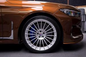Alpina B7 Bi-Turbo 2020 года, в цвете Chestnut Bronze Metallic, Abu Dhabi Motors