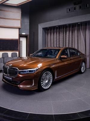 Alpina B7 Bi-Turbo 2020 года, в цвете Chestnut Bronze Metallic, Abu Dhabi Motors