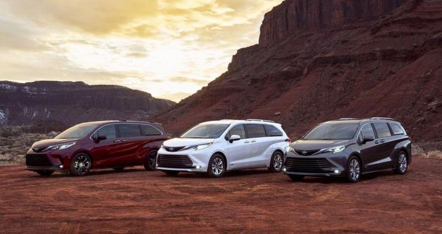 Для рынка США Toyota представила обновленный гибридный минивэн Sienna