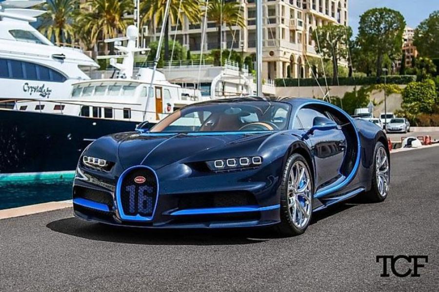 Продается Bugatti Chiron 2017 года в дорогом окрасе Royal Blue