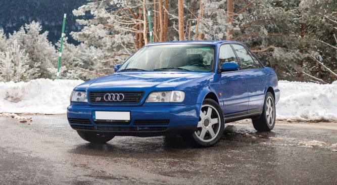 Лотом аукциона стал Audi S6 Plus 1996 года с богатым оснащением