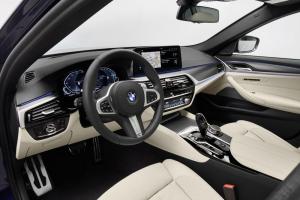 BMW 530e xDrive M Sport 2020 года