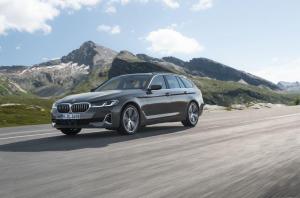 BMW 530i Touring Luxury Line 2020 года