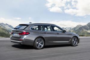 BMW 530i Touring Luxury Line 2020 года