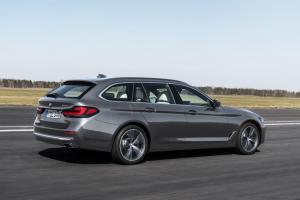 BMW 530i Touring Luxury Line 2020 года