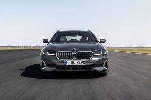 BMW 530i Touring Luxury Line 2020 года