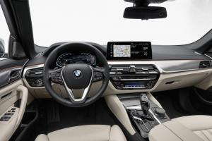 BMW 530i Touring Luxury Line 2020 года