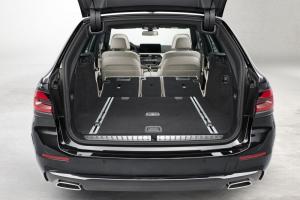BMW 530i Touring Luxury Line 2020 года