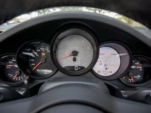 Porsche 911 GTS Cabriolet by Porsche Exclusive 2020 года, в цвете Olive Green