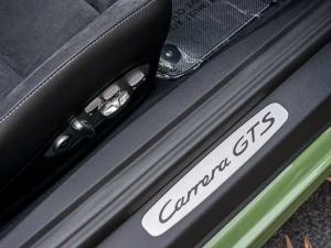 Porsche 911 GTS Cabriolet by Porsche Exclusive 2020 года, в цвете Olive Green