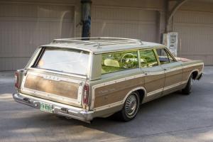 Ford Country Squire Station Wagon 428 1967 года, Bring a Trailer