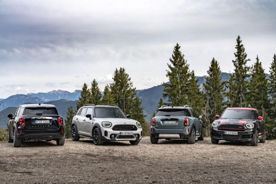 Mini показала обновленный Countryman с британской символикой