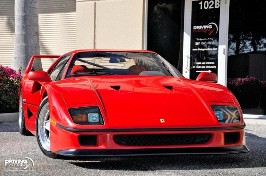 Продается 28-летний Ferrari F40 в новом состоянии