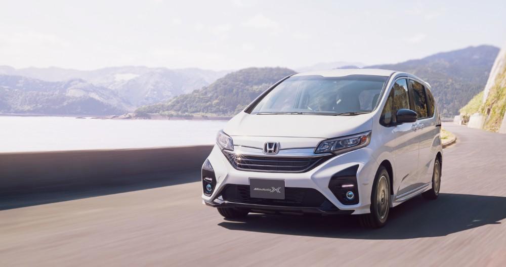Honda Freed Modulo X с аэродинамичным обвесом появился в продаже
