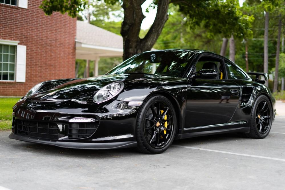 Продается Porsche 911 GT2 2008 года с механической коробкой передач