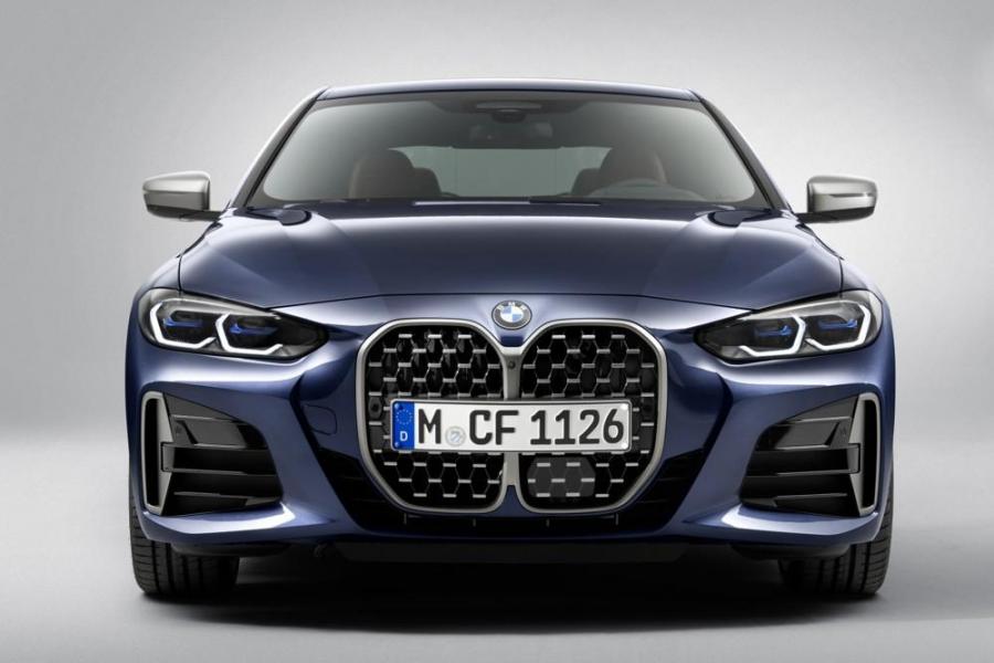 Второе поколение BMW 4-Series показалось публике и обрело огромные "ноздри"