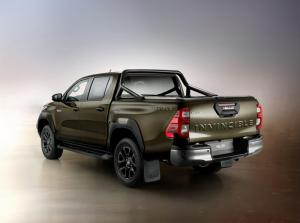 Toyota Hilux Invincible Double Cab 2020 года