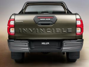 Toyota Hilux Invincible Double Cab 2020 года