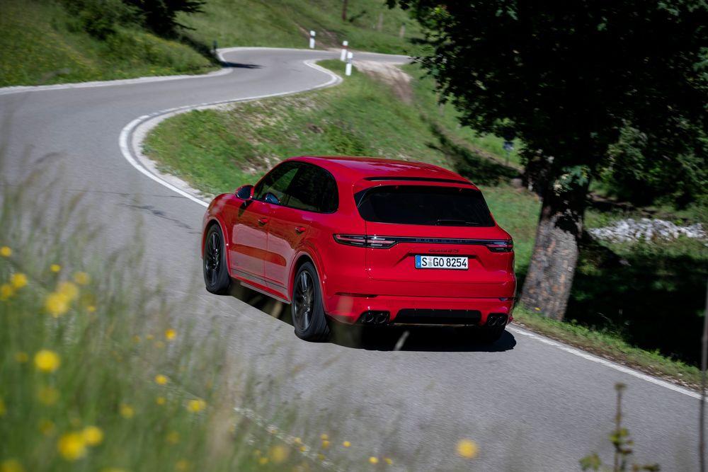 Porsche Cayenne Red