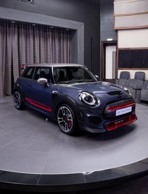 Mini John Cooper Works GP 2020 года, в цвете Racing Gray, Abu Dhabi Motors