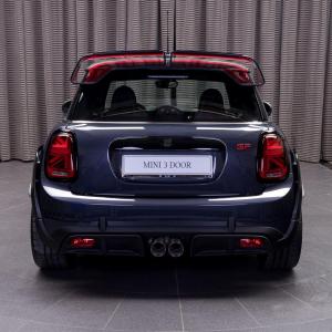 Mini John Cooper Works GP 2020 года, в цвете Racing Gray, Abu Dhabi Motors