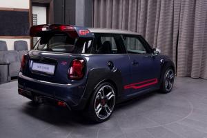 Mini John Cooper Works GP 2020 года, в цвете Racing Gray, Abu Dhabi Motors