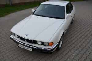 BMW 740i 1992 года