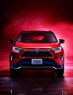 Toyota RAV4 PHV 2020 года