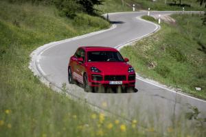 Porsche Cayenne GTS 2020 года