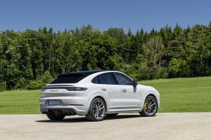 Porsche Cayenne GTS Coupe 2020 года